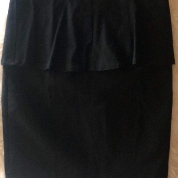 Charlotte Russe Above the knee Black pen skirt with ruffle around waist - Picture 2 of 4